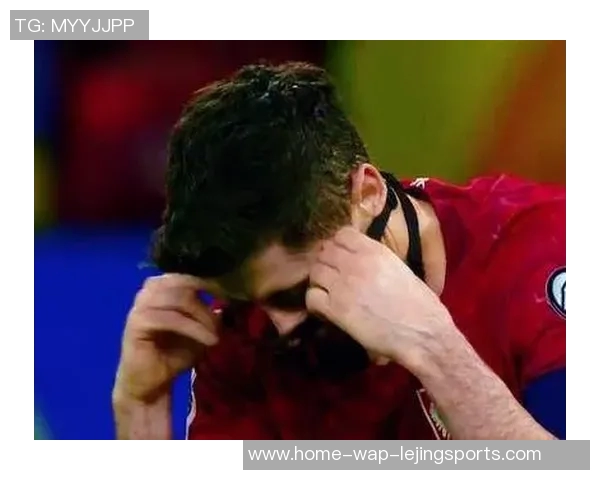 莱万：从足坛巨星到传奇前锋的成长之路与辉煌成就解析